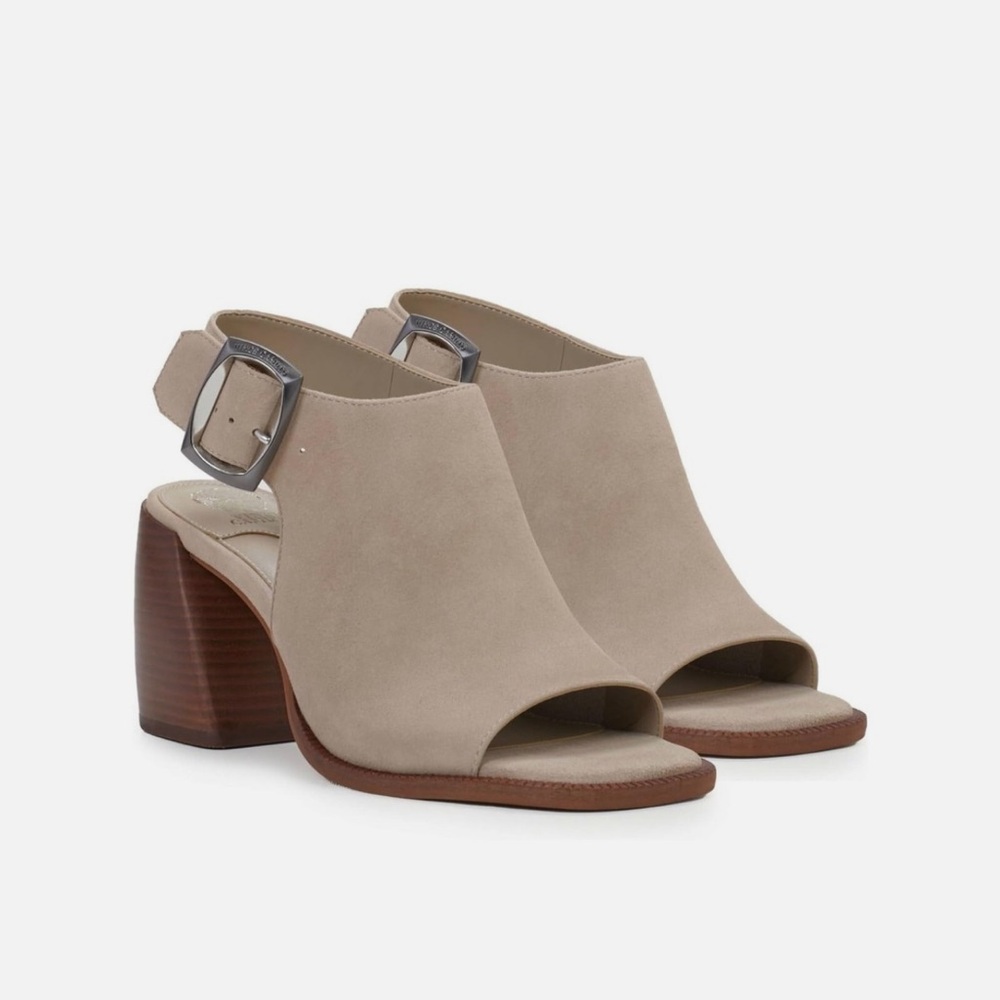 Vince Camuto Heeled Sandal
Size 6.5